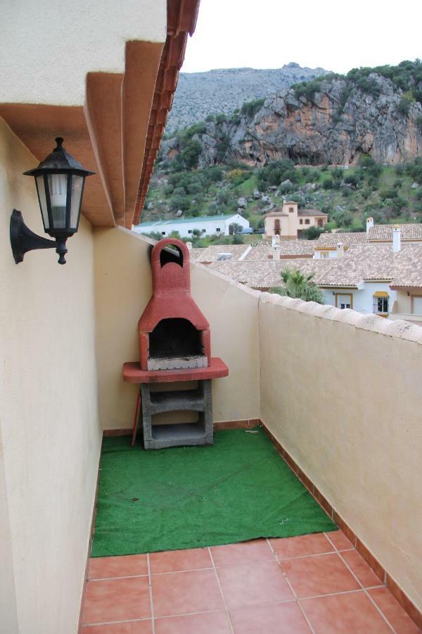 Casa Estacion De Benaojan Villa Exterior photo